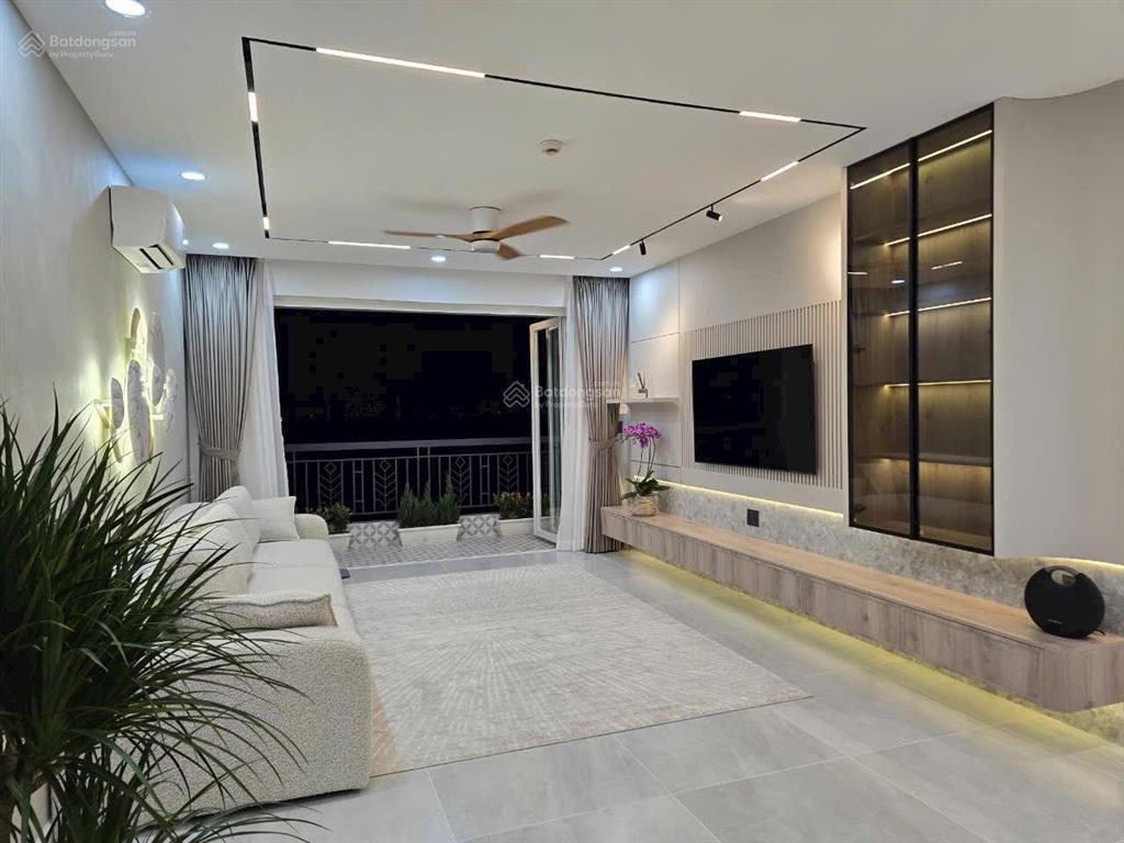 Cần bán căn hộ green view nhà đẹp, giá tốt thị trường.  ngay 0906 954 ***