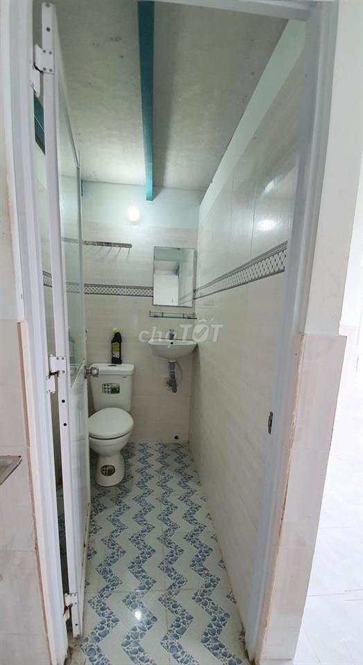   PHÒNG MÁY LẠNH BAN CÔNG -NƯỚC NÓNG GIỜ GẤC TỰ DO