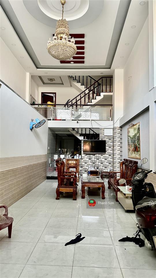 Chủ cần bán gấp nhà 3 tầng mặt tiền dương công khi