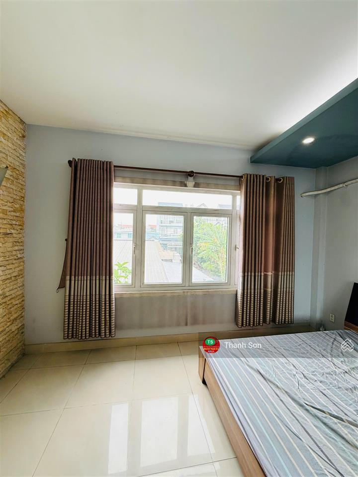 Bán nhà 143m2 trệt, 1 lầu shr gần chợ hóc môn