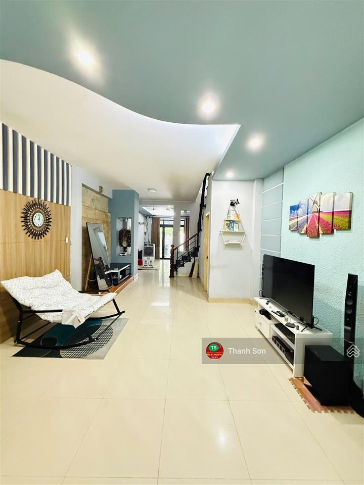 Bán nhà 143m2 trệt, 1 lầu shr gần chợ hóc môn