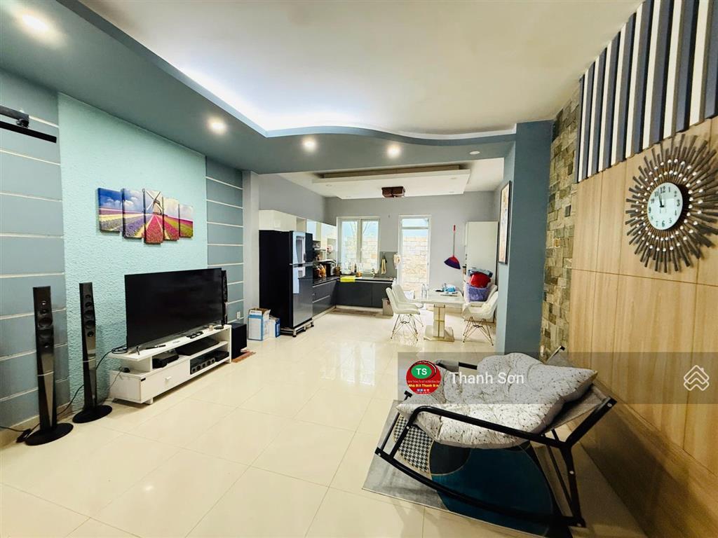 Bán nhà 143m2 trệt, 1 lầu shr gần chợ hóc môn