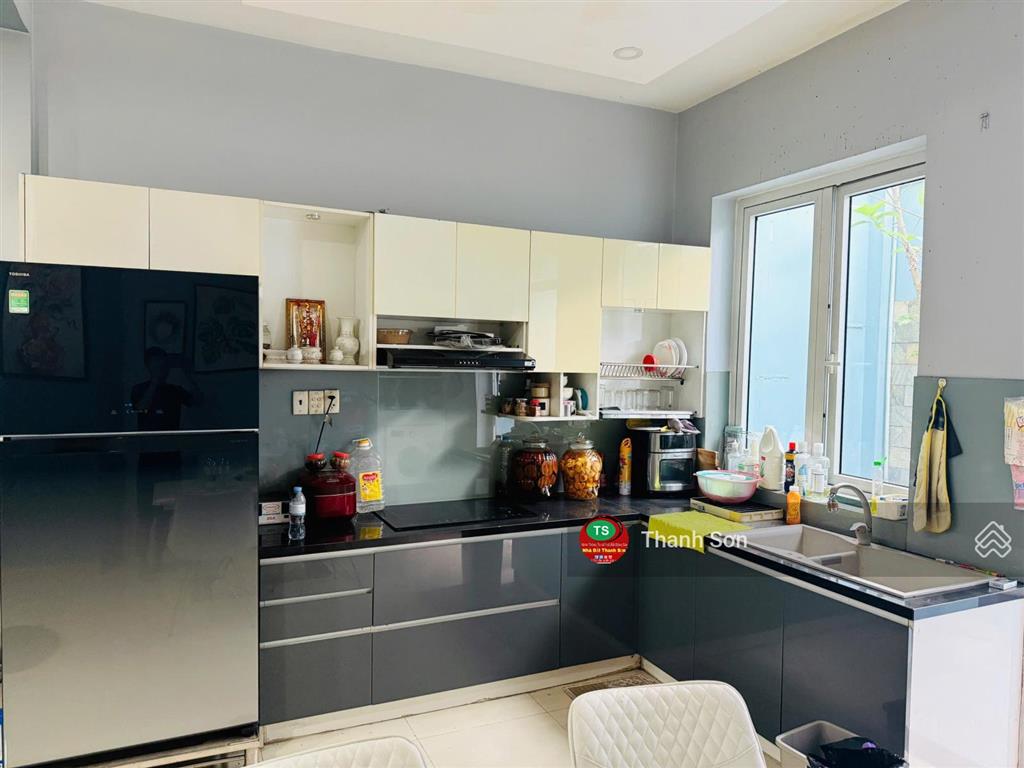 Bán nhà 143m2 trệt, 1 lầu shr gần chợ hóc môn