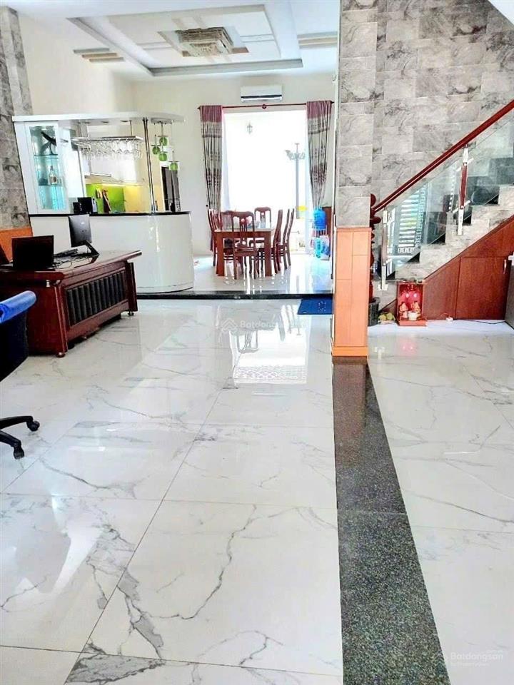 Cho thuê nhà 3 tầng kdc gần chợ đại hải