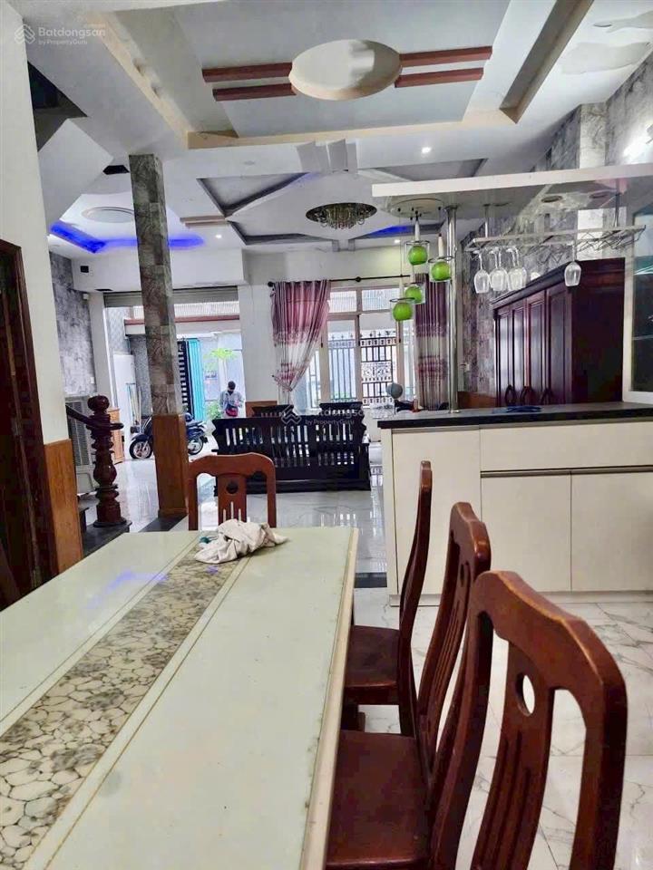 Cho thuê nhà 3 tầng kdc gần chợ đại hải
