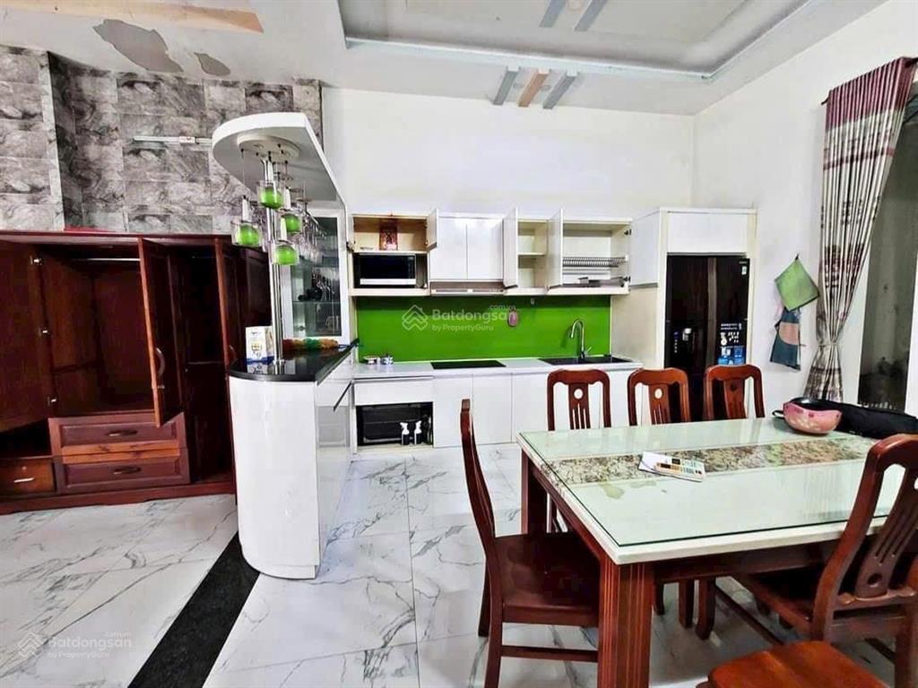 Cho thuê nhà 3 tầng kdc gần chợ đại hải