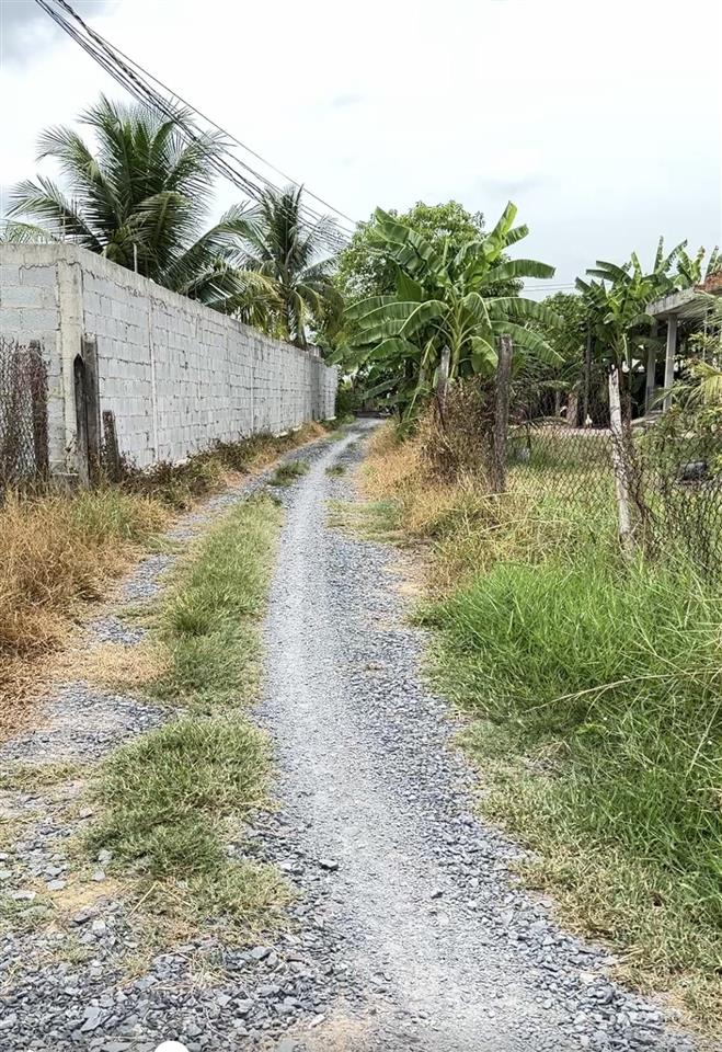 Bán lô đất 1.700m2. có 200m2 thổ cư gần dự án vinhomes hậu nghĩa