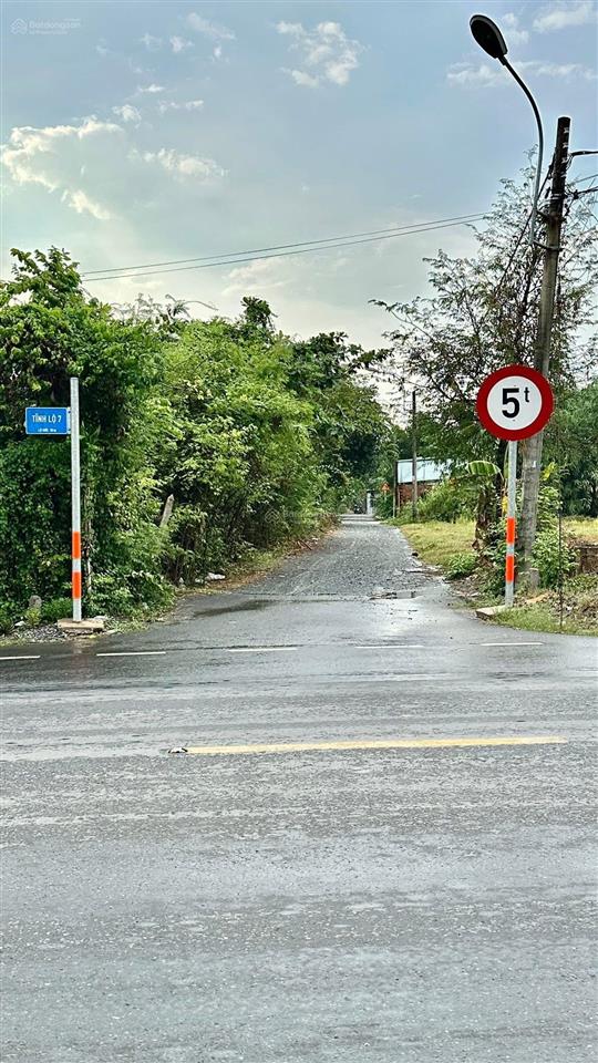 Cần bán gấp hạ giá 2,7 tỷ. đất 1000m² ngay dt822 giao nhau dt6