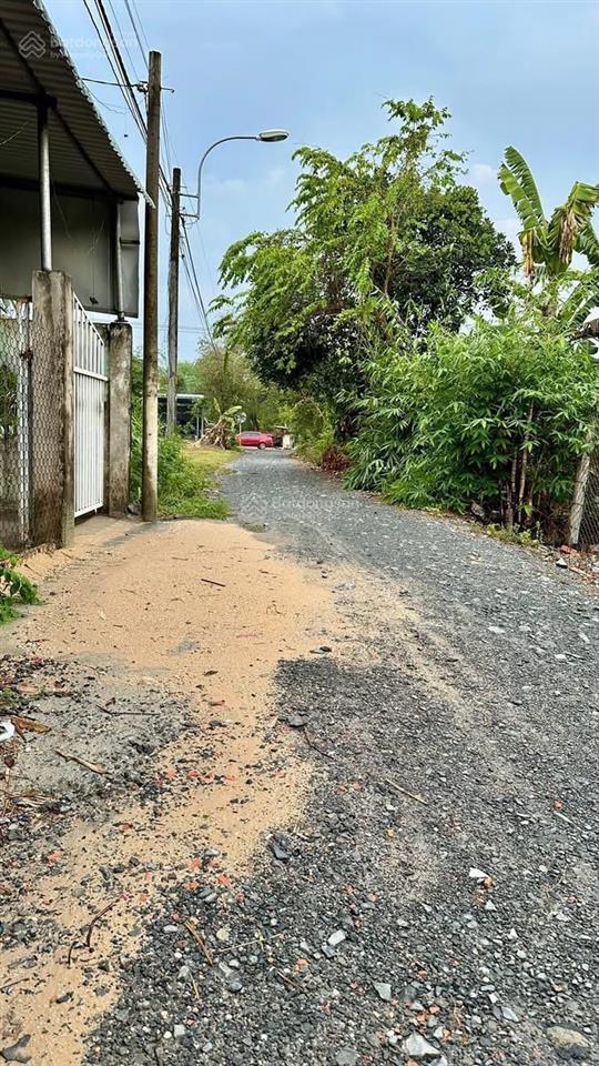 Cần bán gấp hạ giá 2,7 tỷ. đất 1000m² ngay dt822 giao nhau dt6