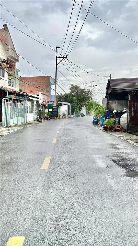 Bán đất  tặng nhà đường trần thị cẩm. có 14 phòng cho thuê. shr