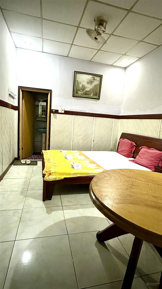 Bán đất  tặng nhà đường trần thị cẩm. có 14 phòng cho thuê. shr