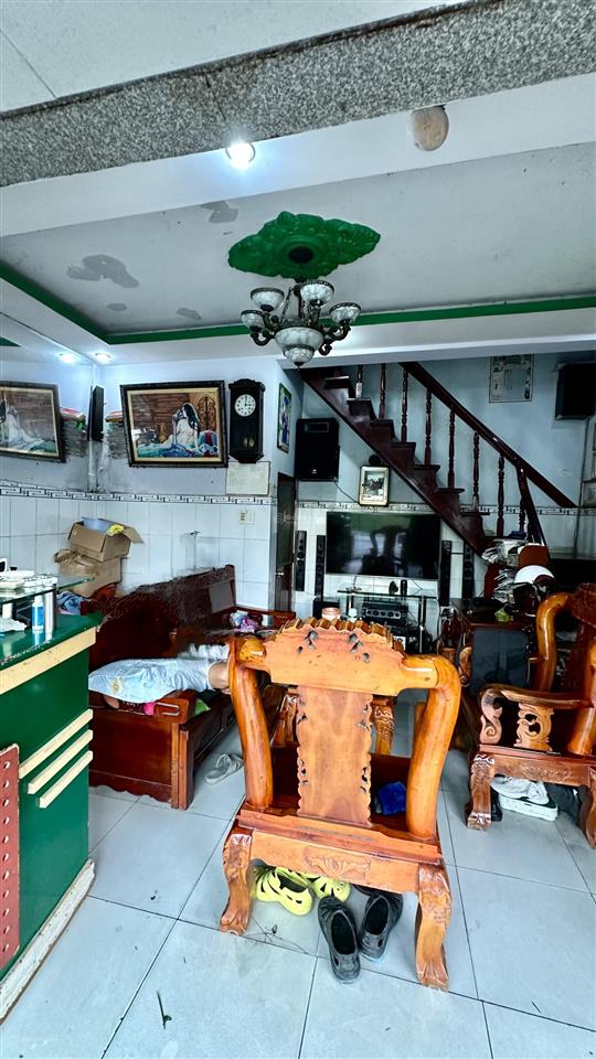 Bán đất  tặng nhà đường trần thị cẩm. có 14 phòng cho thuê. shr