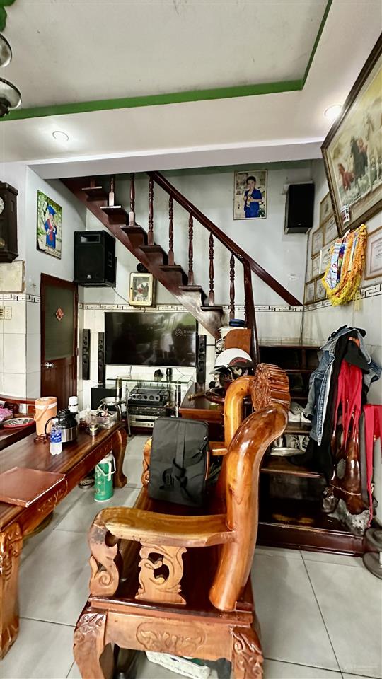 Bán đất  tặng nhà đường trần thị cẩm. có 14 phòng cho thuê. shr