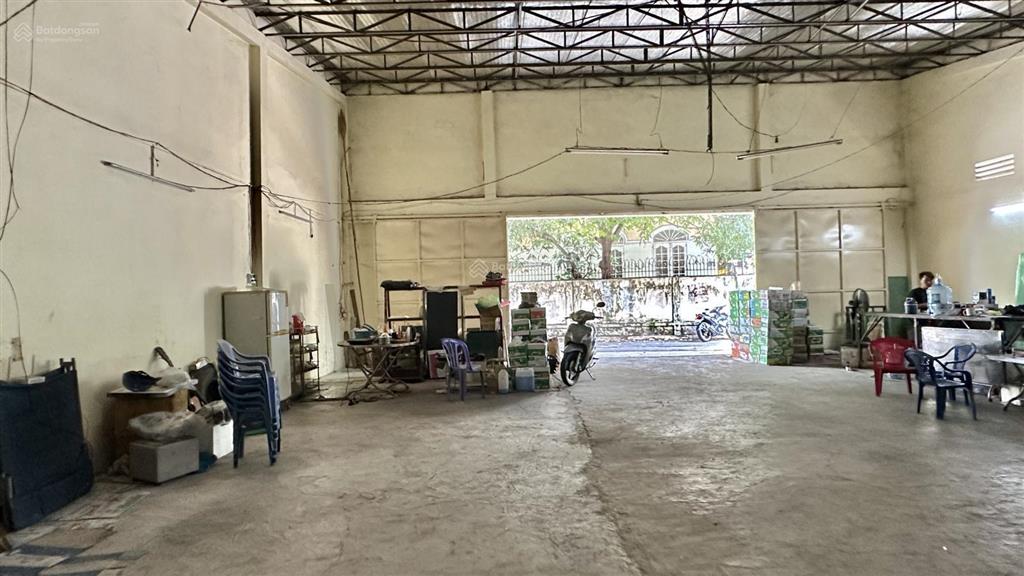 Cho thuê kho xưởng 240m2. thích hợp sản xuất hoặc kho trữ hàng