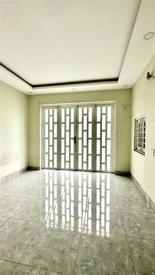 Cho thuê nhà 3 tầng, 4 phòng ngủ kdc đường xuân thới thượng 30