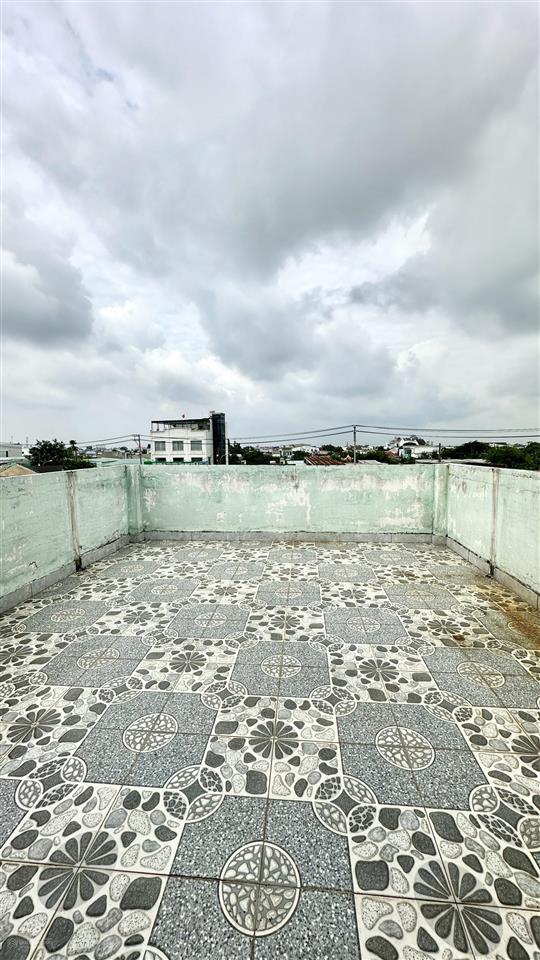 Cho thuê nhà 3 tầng, 4 phòng ngủ kdc đường xuân thới thượng 30