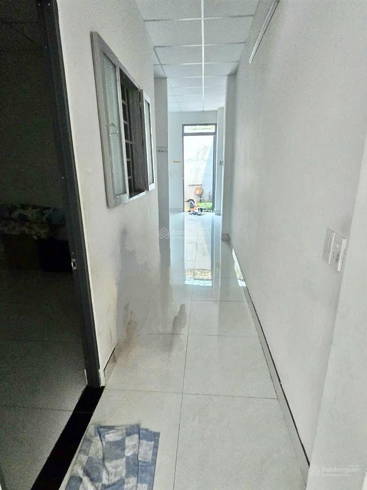 Bán nhà 5m x 18m trệt, lửng, 3 phòng ngủ đường lý thị nê
