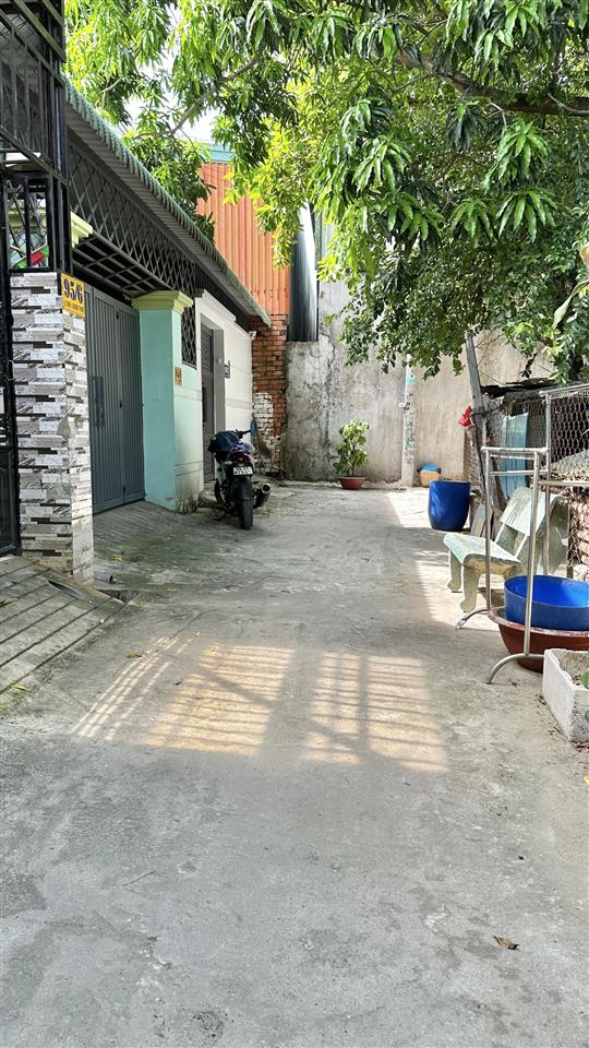 Bán nhà 5m x 18m trệt, lửng, 3 phòng ngủ đường lý thị nê