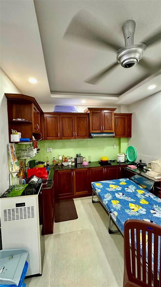 Bán nhà 4 tầng  5 phòng ngủ  ô tô ngủ trong nhà ngay chợ lạc quan