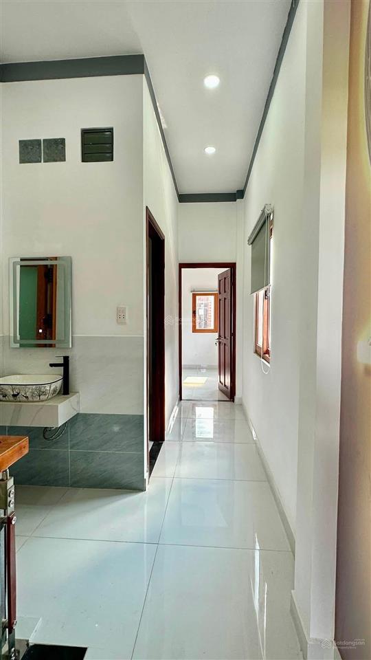 Bán nhà 2 tầng, 4 phòng ngủ, sổ hồng riêng đường n7, xã đức hòa đông