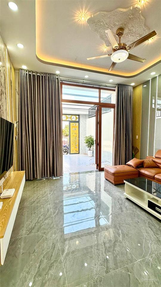 Bán nhà 2 tầng, 4 phòng ngủ, sổ hồng riêng đường n7, xã đức hòa đông