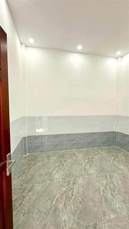 Bán nhà 2 tầng, 4 phòng ngủ, sổ hồng riêng đường n7, xã đức hòa đông