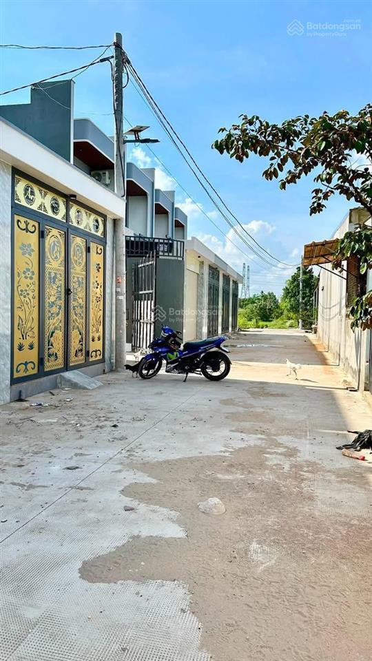 Bán nhà 2 tầng, 4 phòng ngủ, sổ hồng riêng đường n7, xã đức hòa đông