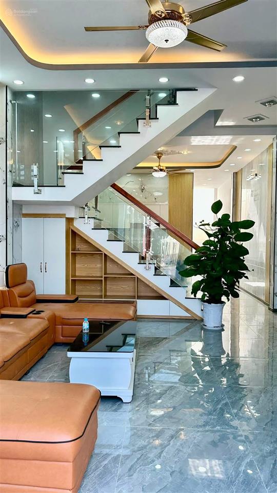 Bán nhà 2 tầng, 4 phòng ngủ, sổ hồng riêng đường n7, xã đức hòa đông