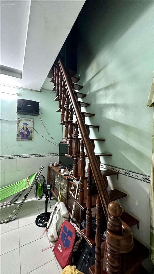 Bán nhà 2 tầng  3 phòng ngủ sổ hồng riêng  gần chợ bà điểm