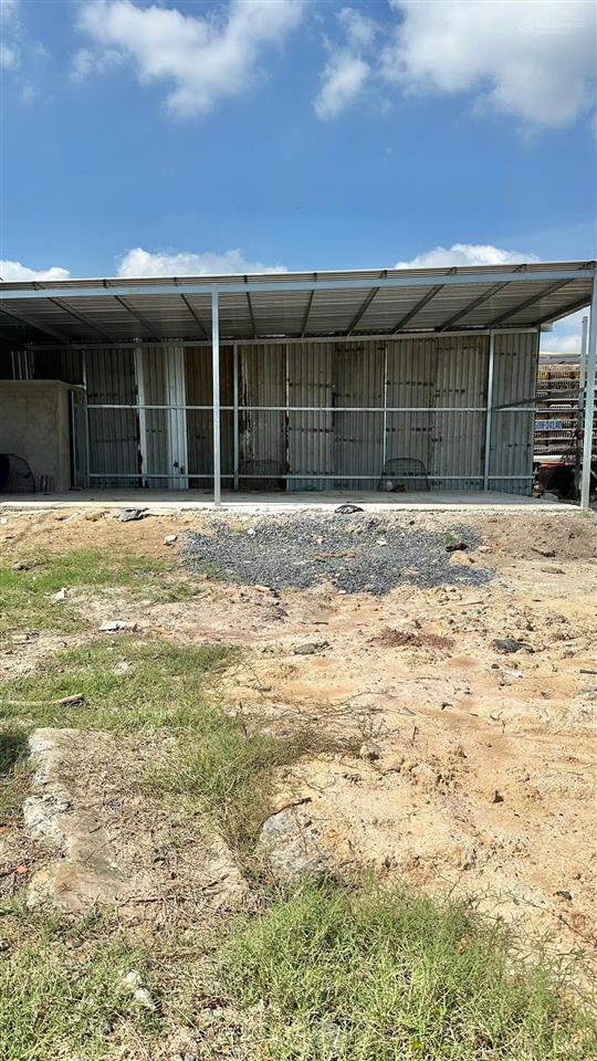 Cho thuê mặt bằng 1000m2 mặt tiền đường nhựa rộng 10m, gần chợ bà điểm