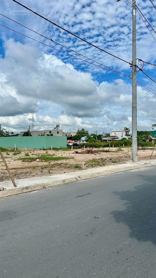 Bán đất thổ cư dt 105m2 sổ hồng riêng mặt tiền đường nhựa, xã bà điểm mới