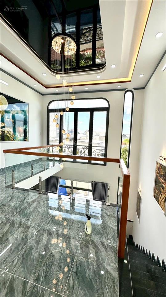 Nhà đẹp giá tốt sổ hồng riêng gần chợ chữ s đường trần văn mười