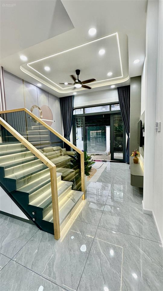 Chính chủ cần bán nhà gần chợ, xã bà điểm. 3 phòng ngủ, sổ hồng riêng
