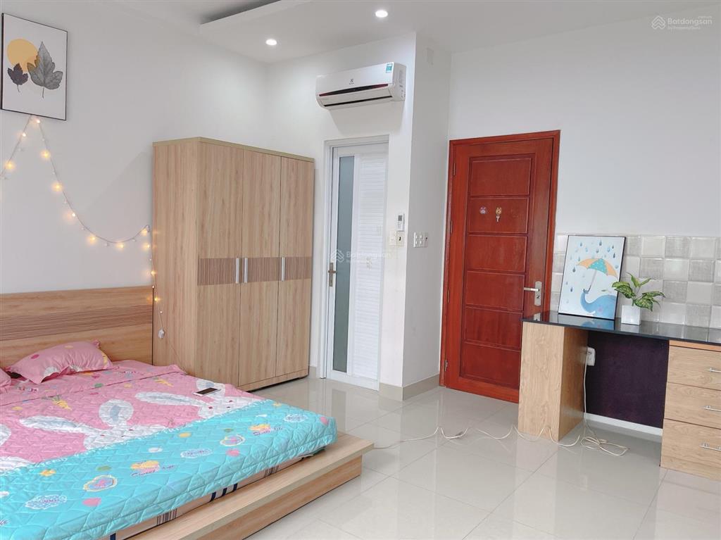 Chính chủ cho thuê chdv full nt đối diện trường rmit q7, cách vivo city, đh tôn đức thắng 500m