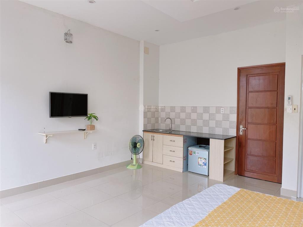Chính chủ cho thuê chdv full nt đối diện trường rmit q7, cách vivo city, đh tôn đức thắng 500m