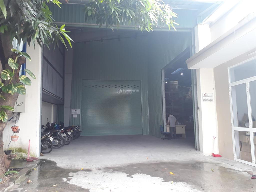 Cho thuê nhà kho rộng 250m2 độc lập riêng biệt, mặt tiền đường lớn rộng 8m xe container vào kho tốt