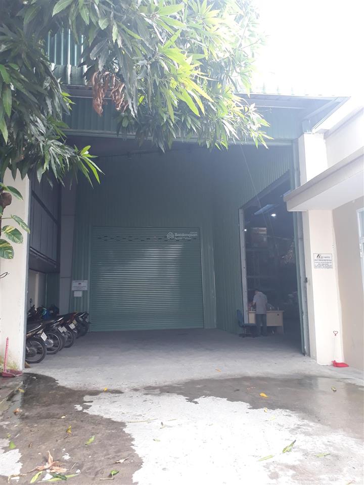 Cho thuê nhà kho rộng 250m2 độc lập riêng biệt, mặt tiền đường lớn rộng 8m xe container vào kho tốt