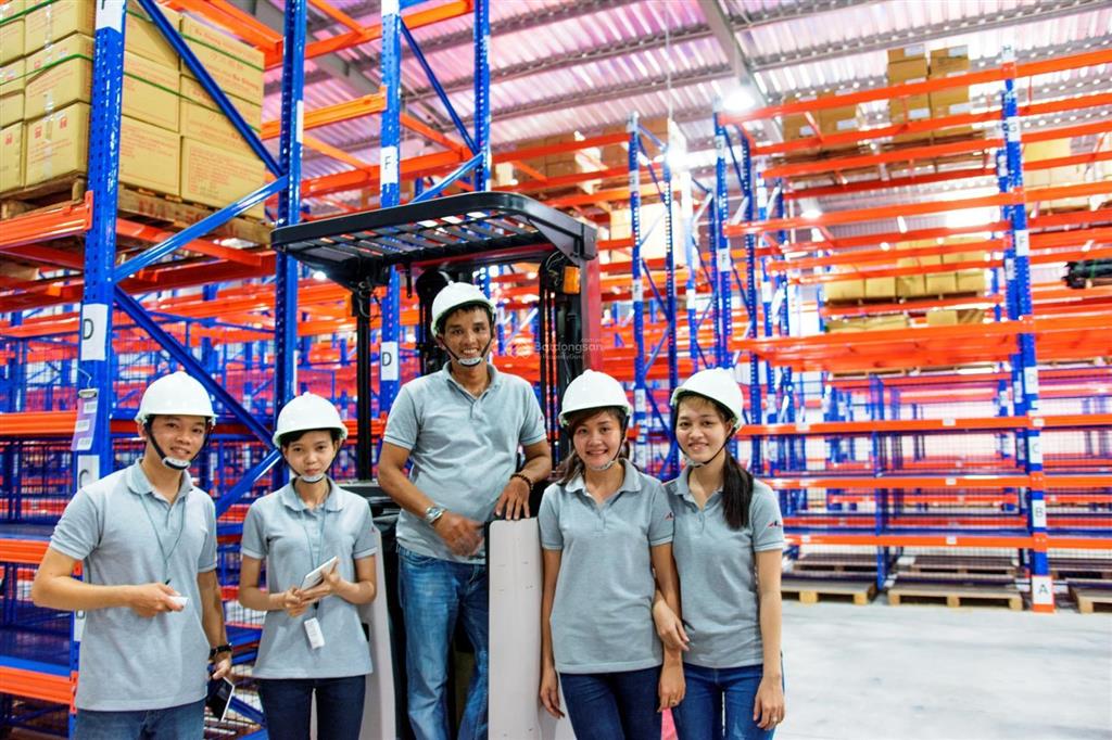 Kho hàng diện tích thuê lớn, nhỏ, có khung kệ lưu trữ, nhân viên kho, quản lý công nghệ 2 barcodes