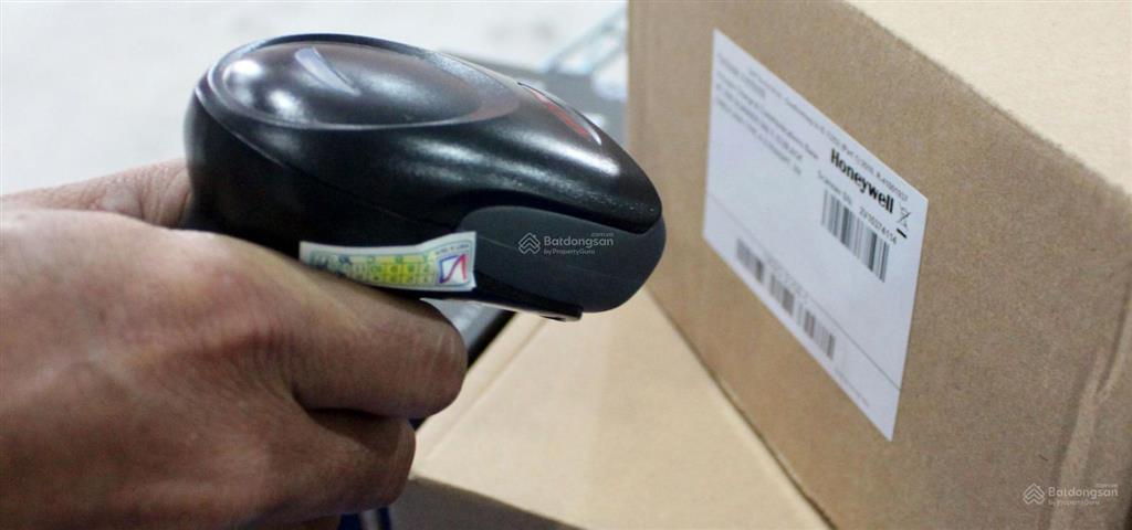 Kho hàng diện tích thuê lớn, nhỏ, có khung kệ lưu trữ, nhân viên kho, quản lý công nghệ 2 barcodes