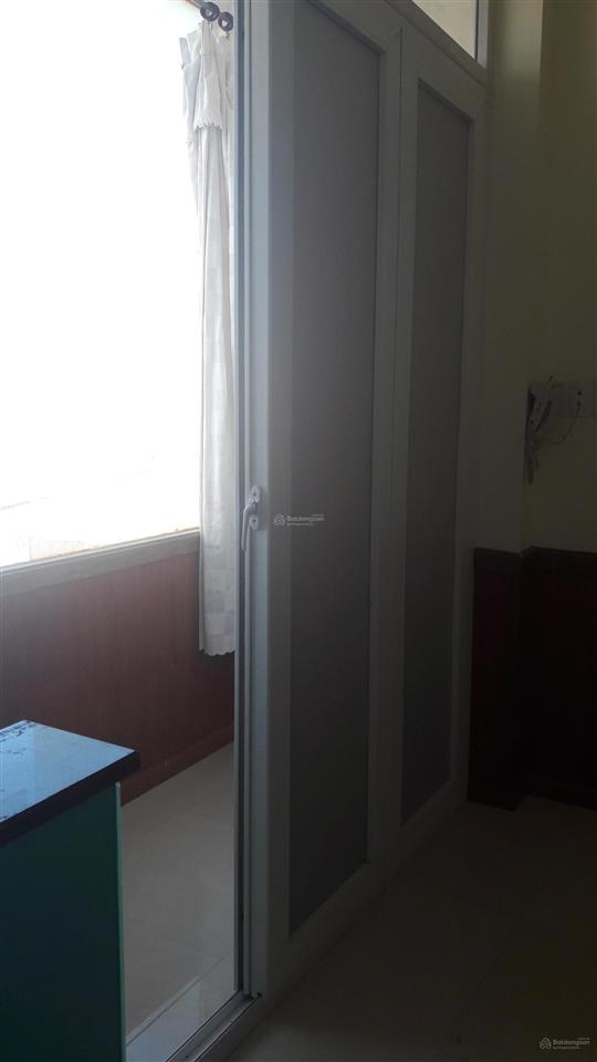 Còn phòng trống có ban công vào ở ngay giảm giá còn 2,4 tr/th