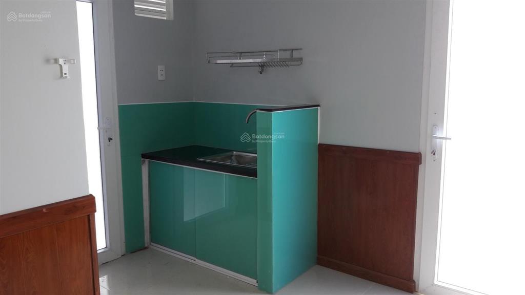 Còn phòng trống có ban công vào ở ngay giảm giá còn 2,4 tr/th