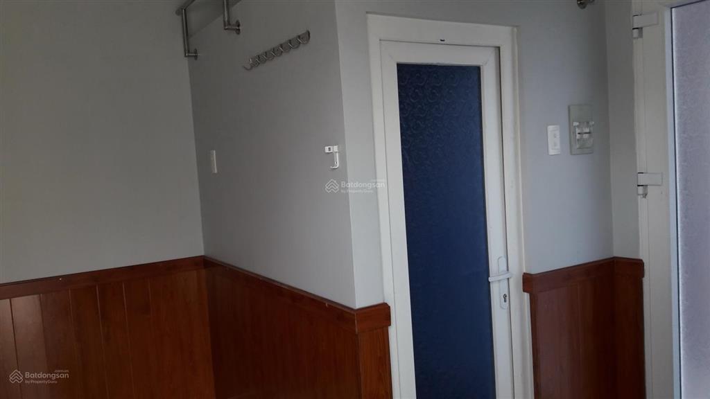 Còn phòng trống có ban công vào ở ngay giảm giá còn 2,4 tr/th