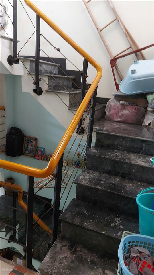 Nhà 1 trệt lửng 1 lầu sân thượng 4x17m 2 phòng hẻm c phạm hùng tel 0906 856 *** sang