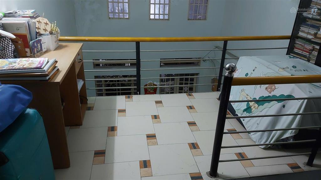 Nhà 1 trệt lửng 1 lầu sân thượng 4x17m 2 phòng hẻm c phạm hùng tel 0906 856 *** sang