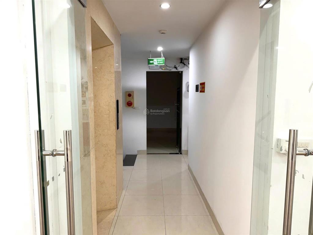 Cho thuê văn phòng mới đẹp 90m2 đầy đủ bàn ghế ở cầu giấy, giá 13.9 triệu / tháng