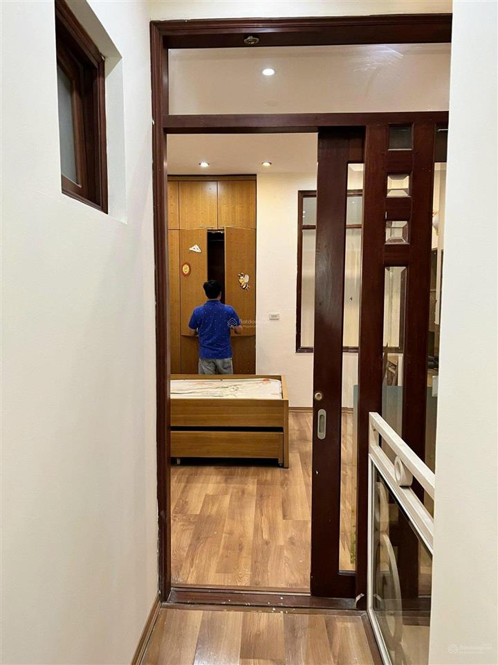 Cho thuê nhà nguyên căn ở cầu giấy 4t x 80m2, 3pn, vừa ở, vừa kd giá 23 triệu / tháng