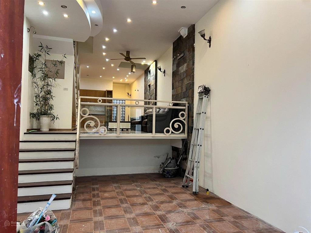 Cho thuê nhà nguyên căn ở cầu giấy 4t x 80m2, 3pn, vừa ở, vừa kd giá 23 triệu / tháng