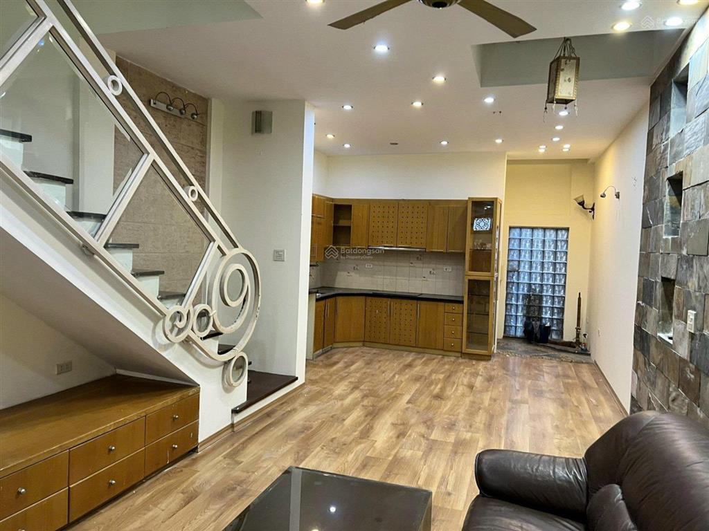 Cho thuê nhà nguyên căn ở cầu giấy 4t x 80m2, 3pn, vừa ở, vừa kd giá 23 triệu / tháng