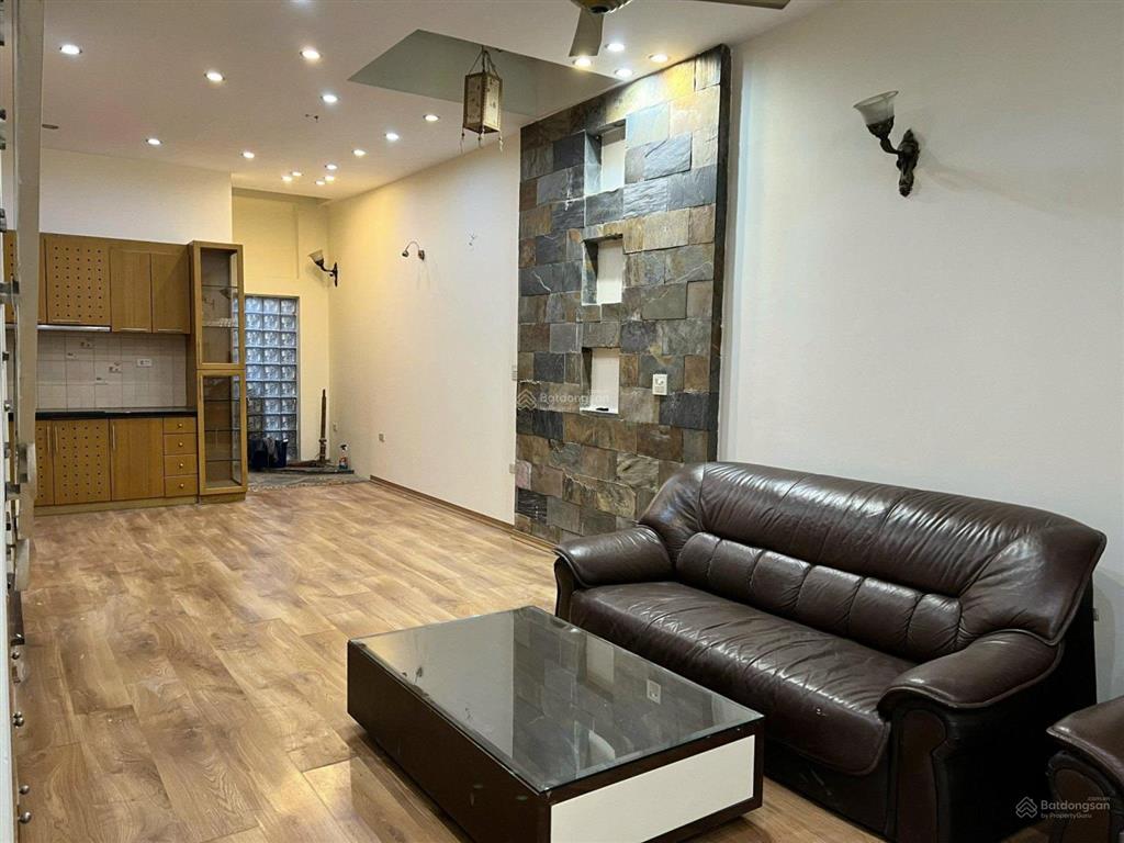 Cho thuê nhà nguyên căn ở cầu giấy 4t x 80m2, 3pn, vừa ở, vừa kd giá 23 triệu / tháng