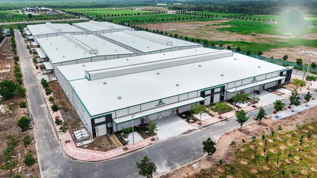 Cho thuê xưởng 5600m2 giá 83 ngàn/m2/th tại bình thuận giáp đồng nai